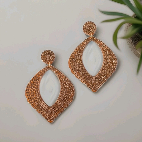 NWT Chicos Shimmery Moroccan Gold Drop Hoop Earrings - Picture 10 of 10